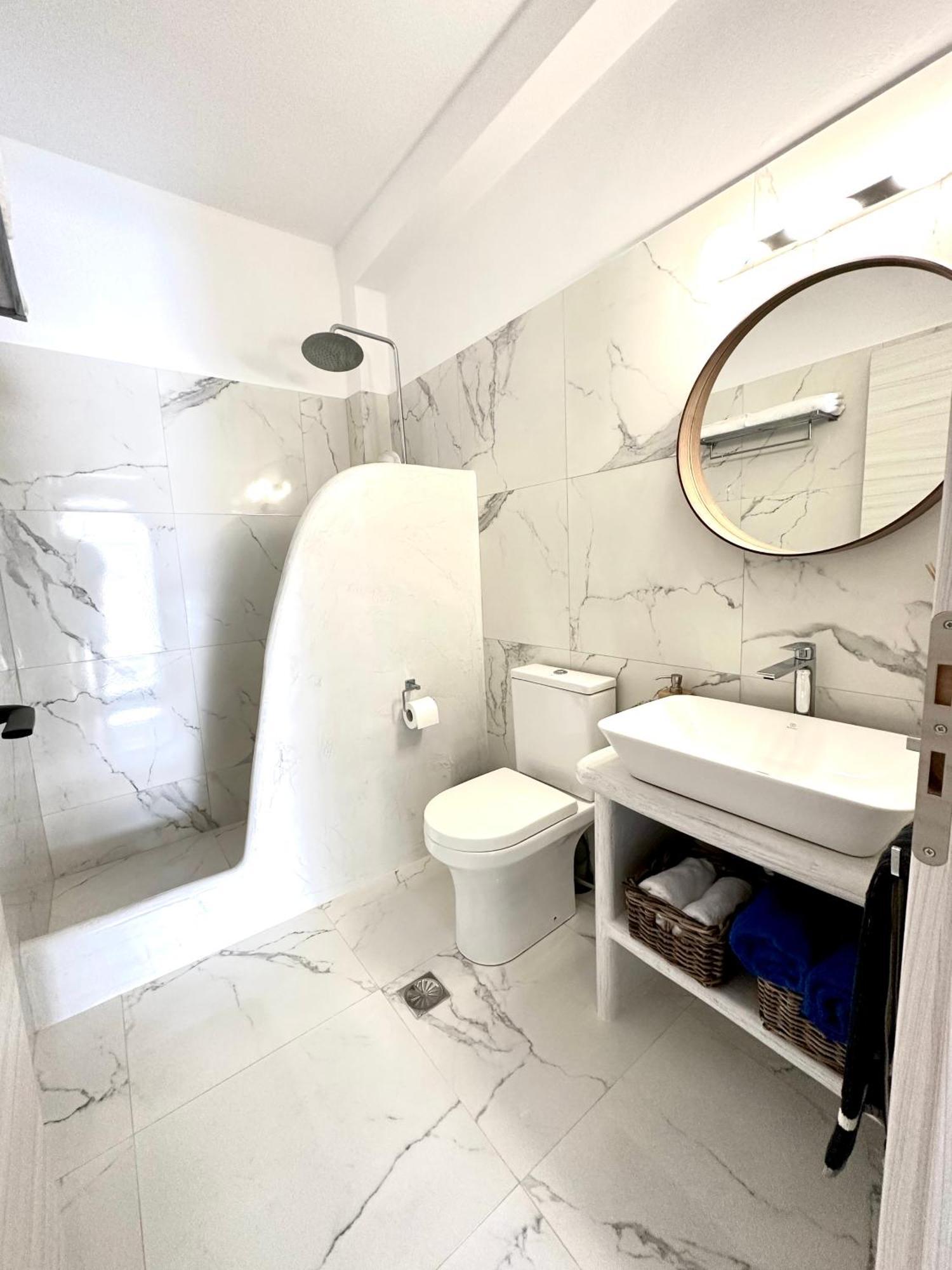 Santana Apartments Периволос Екстериор снимка