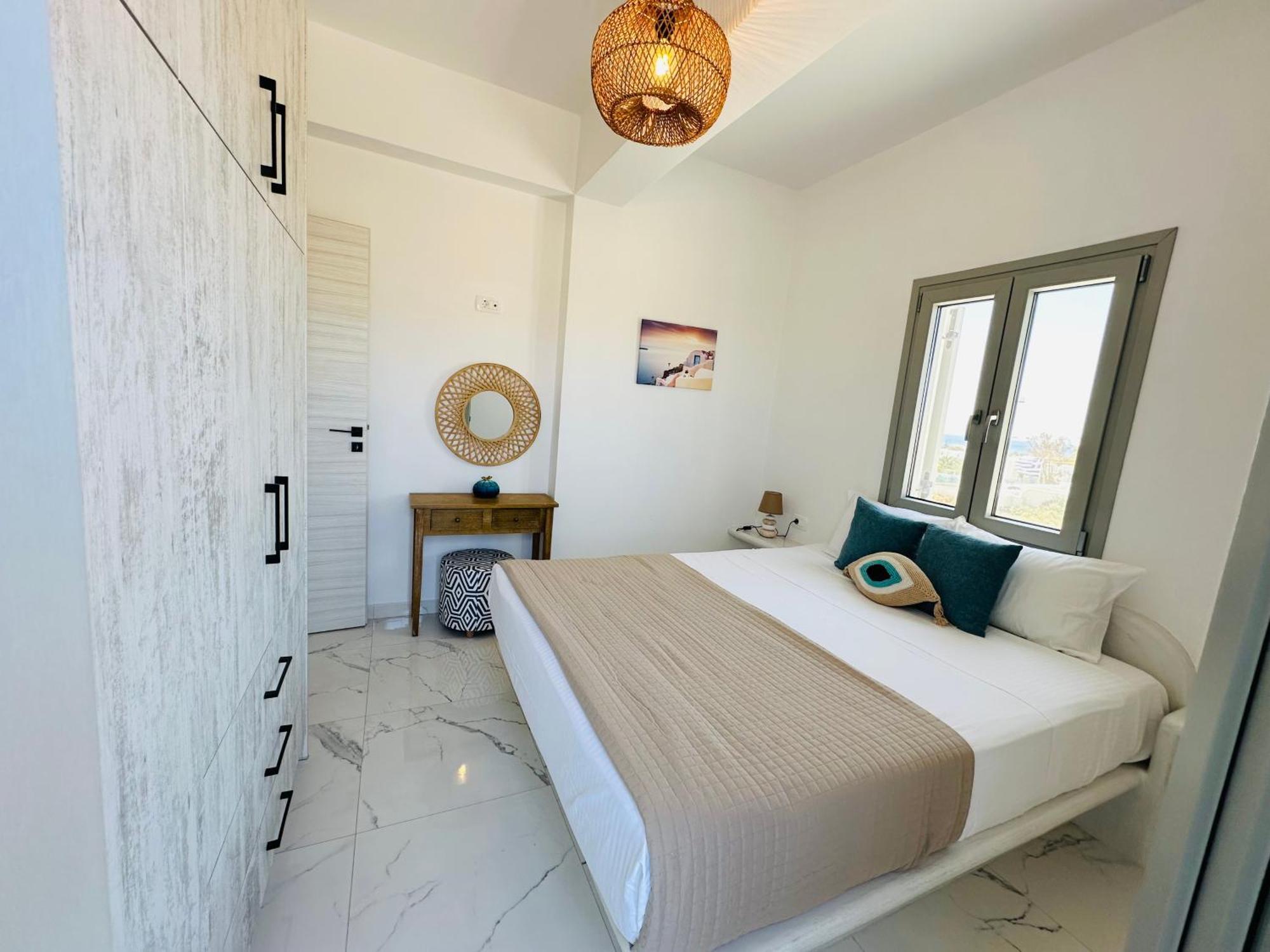 Santana Apartments Периволос Екстериор снимка